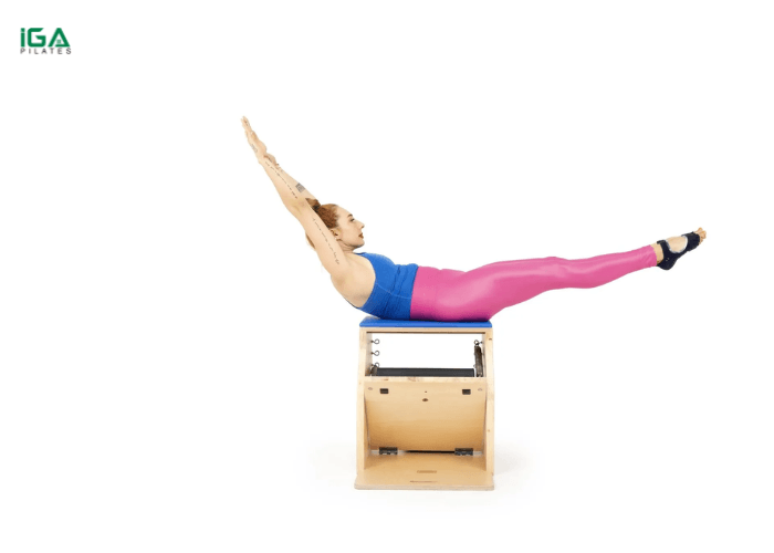 Bài tập chéo bụng (Ab Series 5/5) trên Wunda Chair Pilates