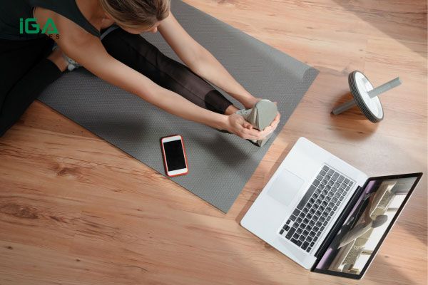 Nên tập online hay phòng tập? Lợi ích của việc tập pilates online