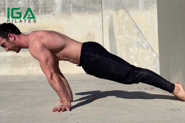 Động tác Planche Push-Up là gì?