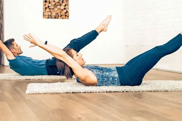 bai-tap-double-leg-stretch.jpg