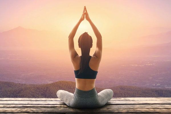 bai-tap-yoga-buoi-sang-giup-cai-thien-su-linh-hoat-cua-co-the.jpg