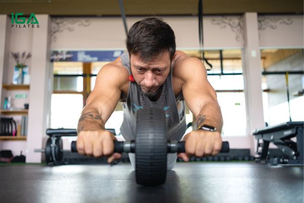 Dụng cụ tập street workout - Con lăn tập bụng