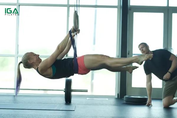 Ring Front Lever Raise (Nâng người trên vòng)