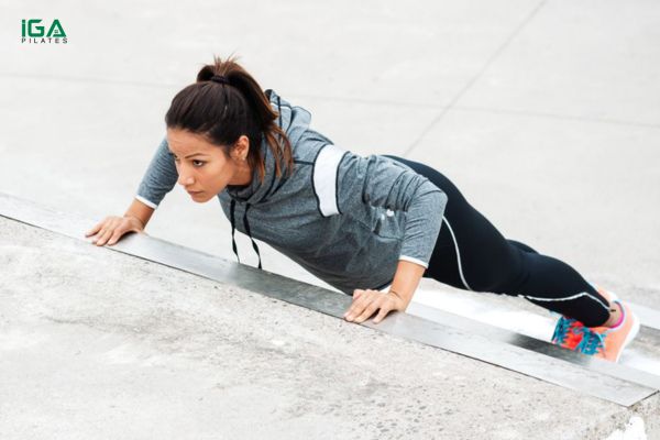 Những lưu ý quan trọng khi thực hiện Incline Push-up