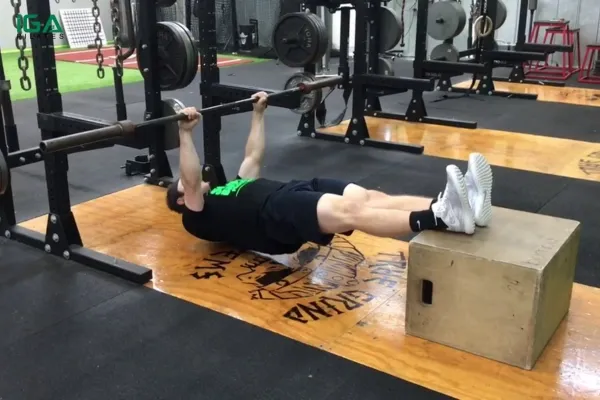  Inverted Row với chân nâng cao