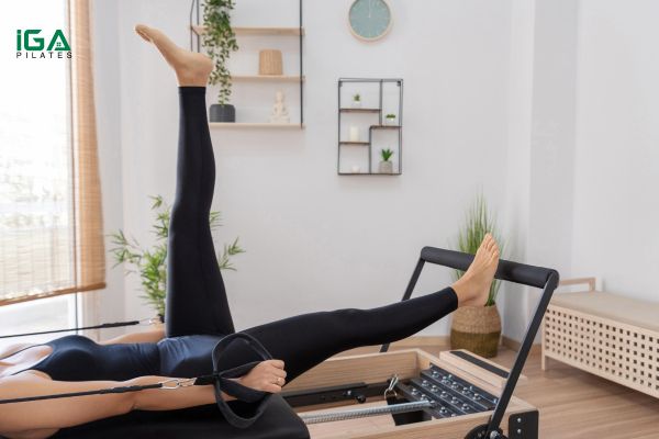 Pilates có thể giúp cải thiện chân vòng kiềng như thế nào