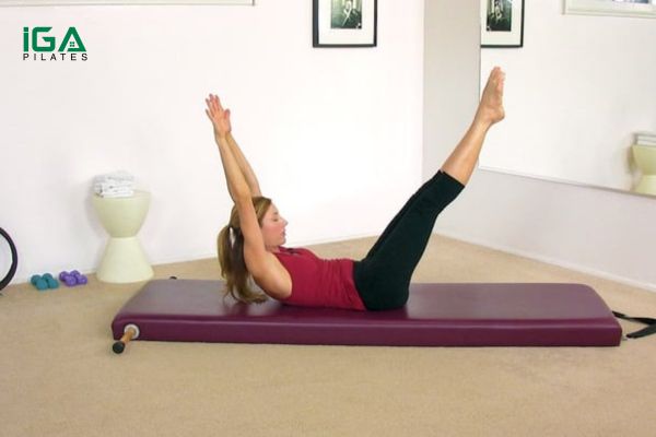 Bài tập Pilates Double Leg Stretch có tác dụng gì?