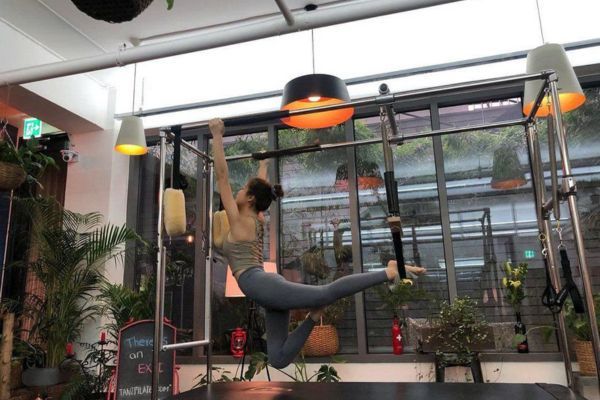 pilates-la-bo-mon-duoc-nhieu-sao-han-lua-chon-de-tap-luyen-duy-tri-voc-dang.jpg