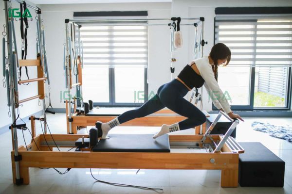 pilates-phu-hop-voi-moi-lua-tuoi-va-trinh-do-the-luc-tu-nguoi-moi-bat-dau-den-van-dong-vien-chuyen-nghiep.jpg