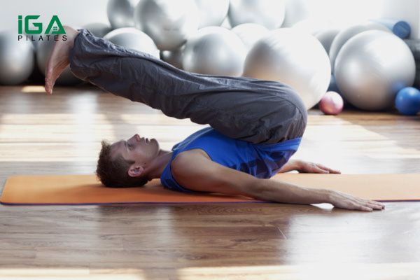 Những lưu ý khi tập Pilates Roll Over