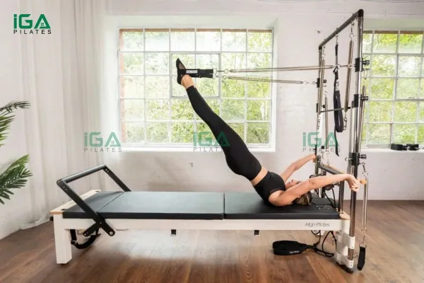 pilates-tower-giup-nguoi-tap-thuc-hien-cac-bai-tap-co-gian-tot-hon.webp