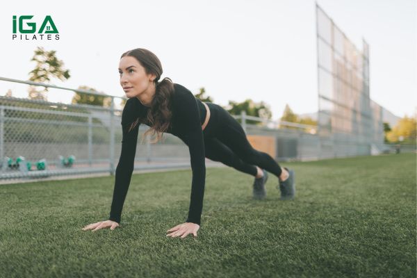 Pseudo push up tác động vào nhóm có nào?