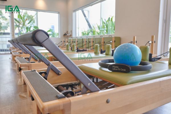 tap-pilates-deu-dan-giup-nang-cao-suc-khoe-tong-the.jpg