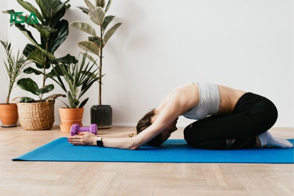 Ai nên tập tư thế em bé trong Yoga