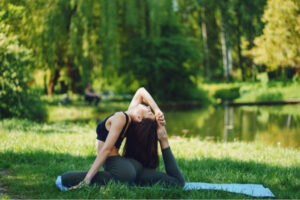 Bài tập yoga chữa tê bì chân tay