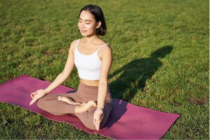 tập yoga trong kỳ kinh nguyệt