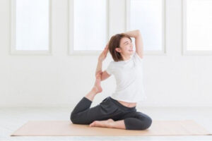 bài tập yoga cho khuôn mặt thon gọn