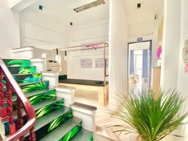 Pilates Cadillac sử dụng đơn giản, chắc chắn