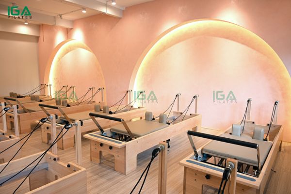 Bí quyết thiết kế phòng tập Pilates đẹp, chuẩn và tối ưu chi phí 1 Thiết kế phòng tập Pilates tạo không gian luyện tập đẳng cấp