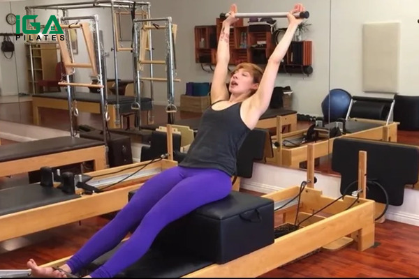 Các lỗi sai thường gặp trong bài tập Pilates Flat Back trên Reformer