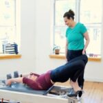 Lưu ý: thở đều, chuyển động mượt, tránh dùng quán tính