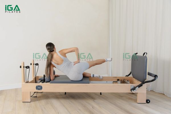 Khám phá lợi ích của bài tập Pilates với máy Reformer cho vóc dáng và sức khỏe 5 Bài tập Pilates với máy Reformer giảm mỡ hiệu quả