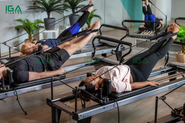 Khám phá lợi ích của bài tập Pilates với máy Reformer cho vóc dáng và sức khỏe 11 Bài tập Pilates với máy Reformer những lưu ý bạn nên biết