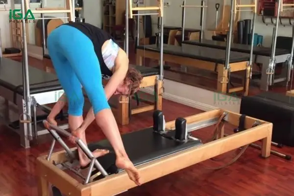 Khi tập trên Reformer bạn dễ dàng kiểm soát chuyển động và hạn chế sai tư thế