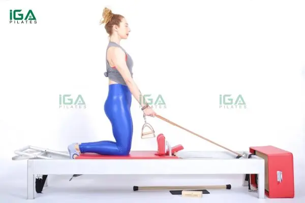 Khám phá bài tập Pilates Arm Circles trên Reformer giúp săn chắc vai và cải thiện tư thế 8 Arm Circles trên Reformer phù hợp cho cả người mới và người tập nâng cao