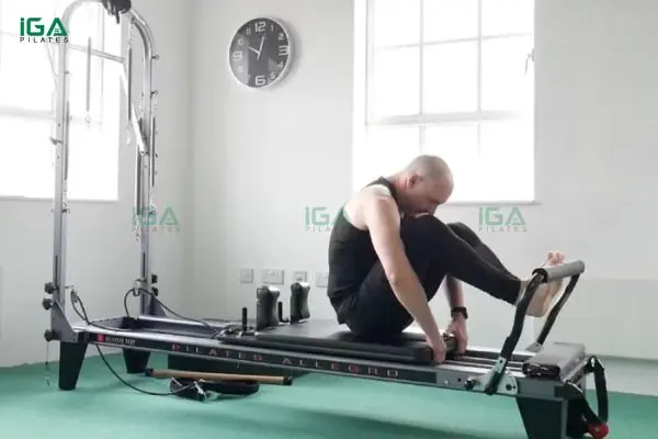 Bài tập Pilates Stomach Massage trên Reformer giúp săn chắc cơ bụng và cải thiện tư thế 7 Bài tập này giúp người tập nhận thức tốt hơn về tư thế và cấu trúc cơ thể