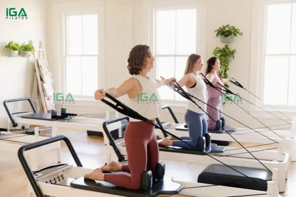 Tập Pilates có tác dụng gì? Bí quyết "lột xác" cho cơ thể và tinh thần 1 Các bài tập Pilates kích hoạt cơ trung tâm, giúp cải thiện sức mạnh và thăng bằng