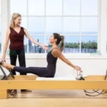 Pilates Stomach Massage trên Reformer giúp cơ bụng săn chắc và vóc dáng cân đối hơn