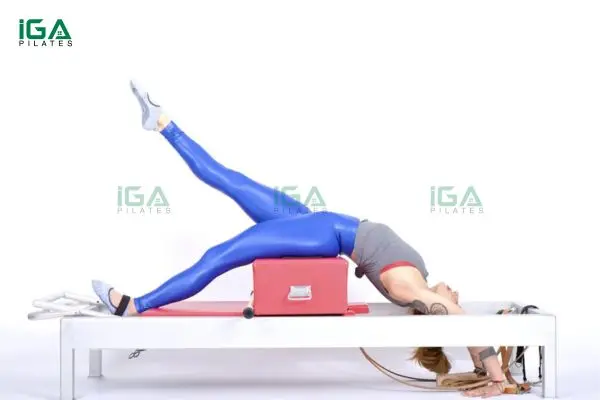 Hướng dẫn thực hiện bài tập Pilates Tree trên Reformer cho dáng đẹp và cơ thể khỏe mạnh 7 Sự kết hợp giữa Tree và hơi thở đúng cách mang lại cảm giác thư thái và phục hồi toàn thân