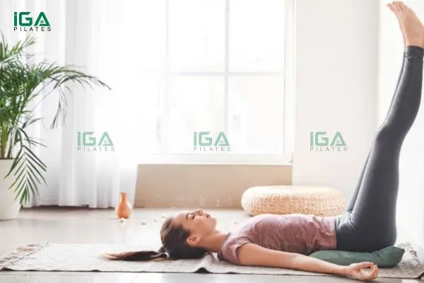 Bài tập pilates với tường - Dáng xinh, eo thon gọn 11 Tập luyện thường xuyên giúp cải thiện lưu thông máu và tăng cường sức bền cơ bắp