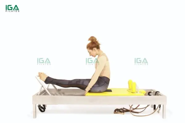 Bài tập Pilates Stomach Massage trên Reformer giúp săn chắc cơ bụng và cải thiện tư thế 2 Việc luyện tập đều đặn giúp cơ thể linh hoạt hơn và tăng khả năng kiểm soát chuyển động