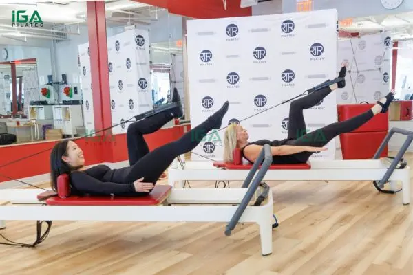 Bí quyết siết cơ bụng và cải thiện vóc dáng toàn thân cùng bài tập Pilates Bicycle 6 Động tác Bicycle trên Reformer