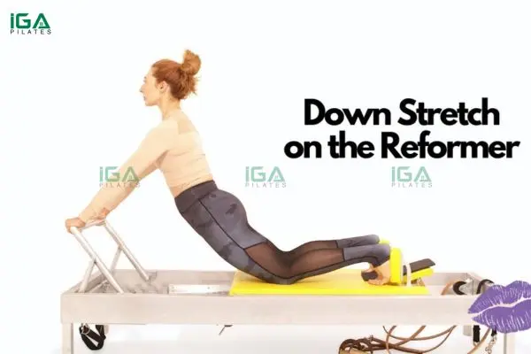 Hướng dẫn thực hiện bài tập Pilates Long Stretch trên Reformer đúng cách 7 Down Stretch