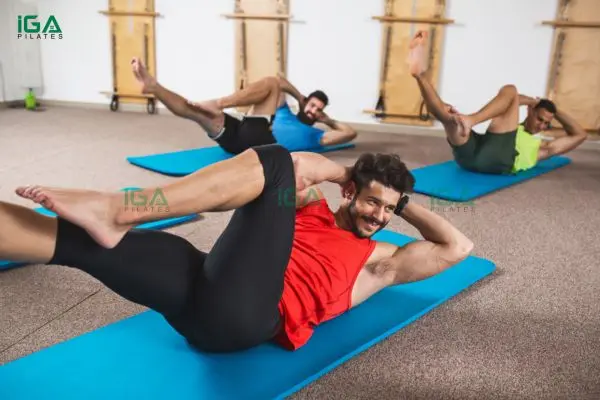 Bí quyết siết cơ bụng và cải thiện vóc dáng toàn thân cùng bài tập Pilates Bicycle 5 Người tập dễ dàng nhận thấy tư thế đứng và dáng đi được cải thiện rõ rệt