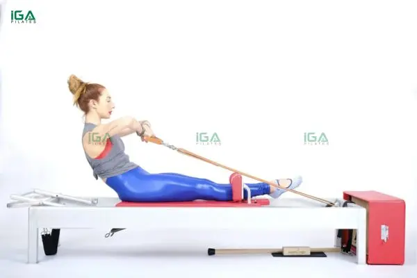 Reformer giúp từng chuyển động rowing trở nên mượt mà và an toàn