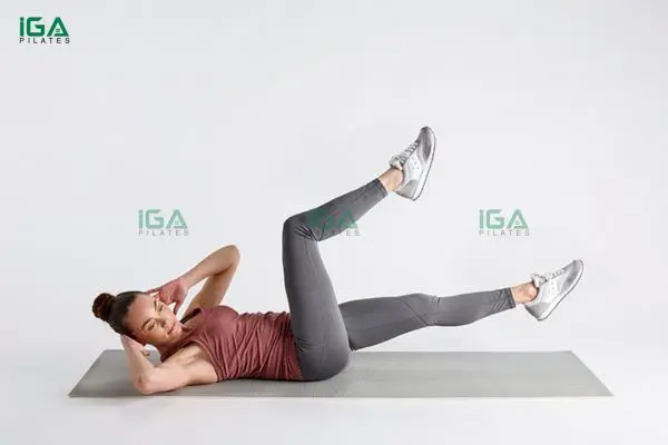 Bí quyết siết cơ bụng và cải thiện vóc dáng toàn thân cùng bài tập Pilates Bicycle 9 Việc kết hợp bài tập này trong chuỗi Pilates giúp cơ thể linh hoạt và cân đối hơn