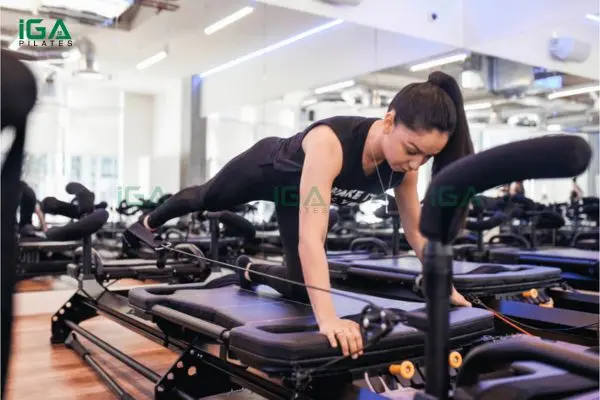 Megaformer giúp kích hoạt cơ lõi sâu và cải thiện khả năng giữ thăng bằng toàn thân