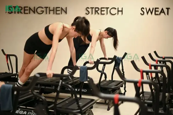 Việc duy trì lực căng cơ liên tục giúp cải thiện tư thế và ổn định cột sống